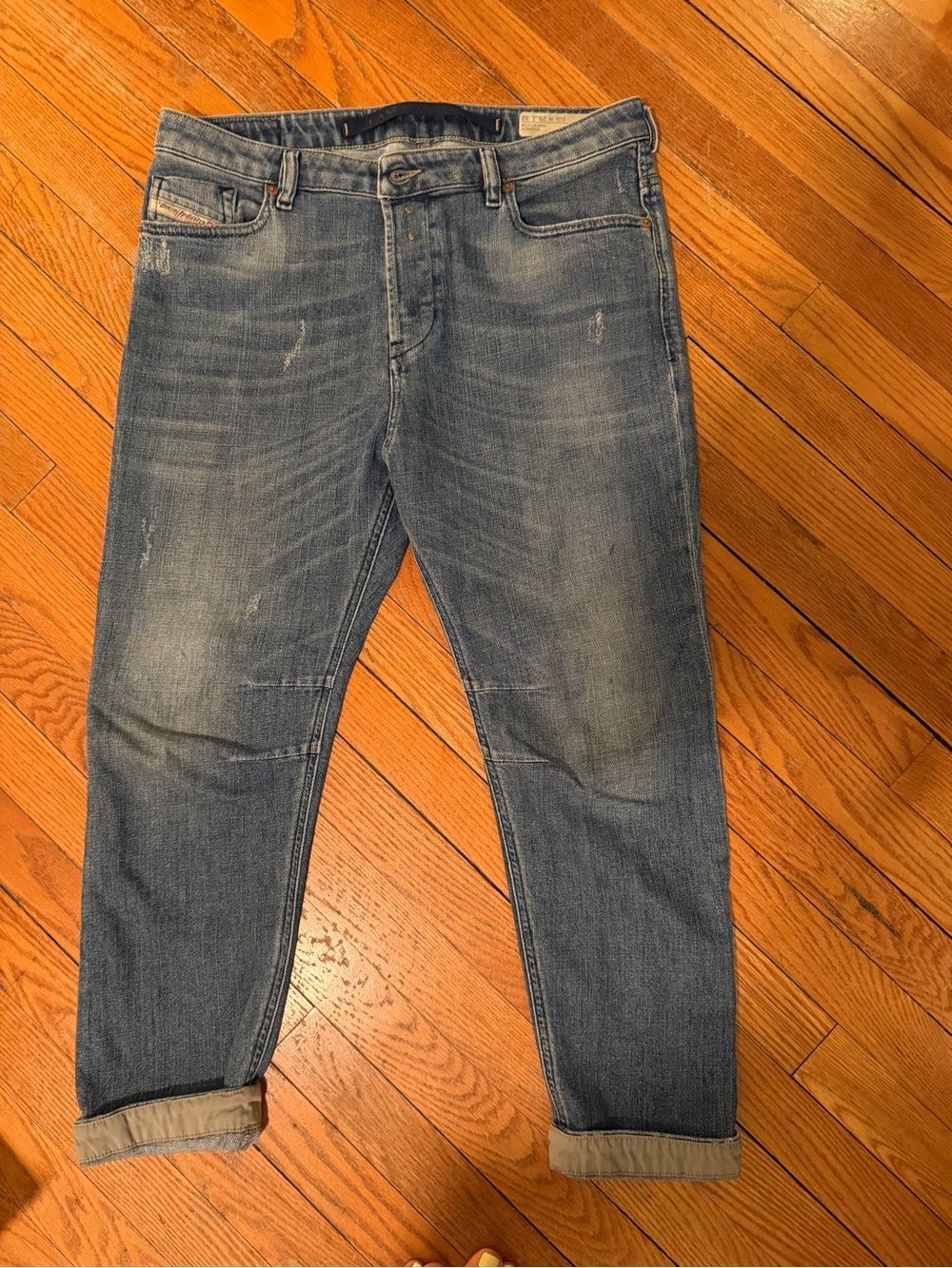 Diesel Relaxed distressed Straight Stretch Jeans - Light Blue
